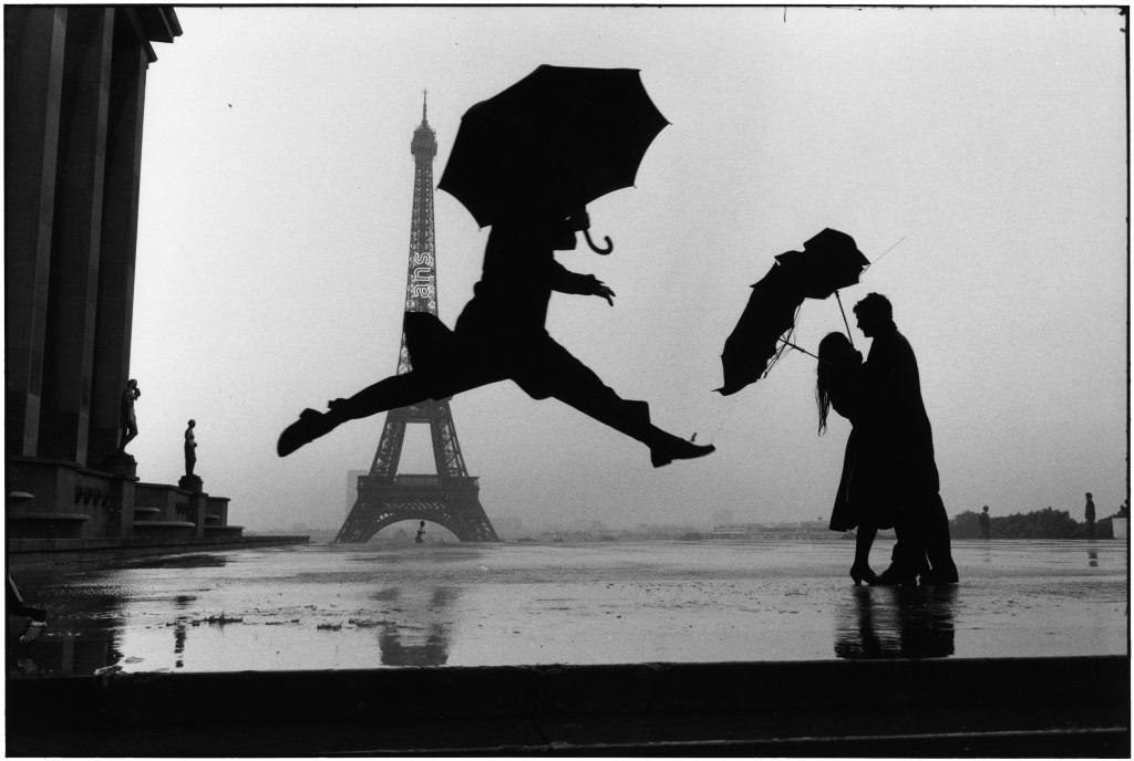 Elliott_Erwitt_France_Paris_1989_tour_eiffel_100th_anniversary_01